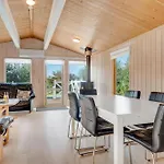 Feriehus Lovely With Annex And Wilderness Bath