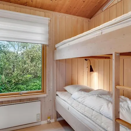 Lovely With Annex And Wilderness Bath Feriehus